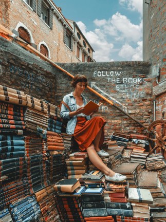 clay-banks-TRGRf4LvMdQ-unsplash